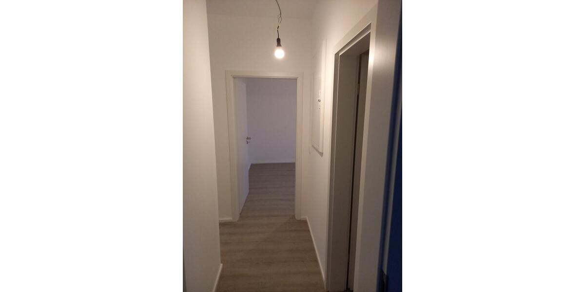 Ruhige, frisch renovierte Wohnung 3ZKBB große Terrasse 1 zimmer