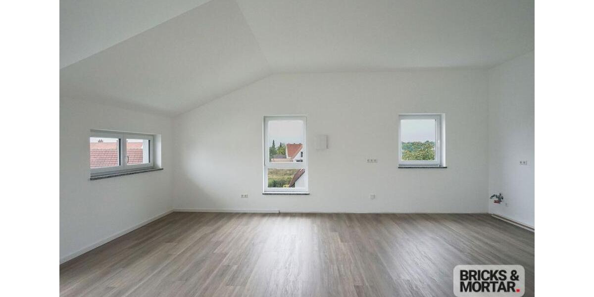 Dachgeschoßwohnung Deiningen - 4 Zimmer, 95 m&sup2;, 1.060&euro; | Angebot:23880826