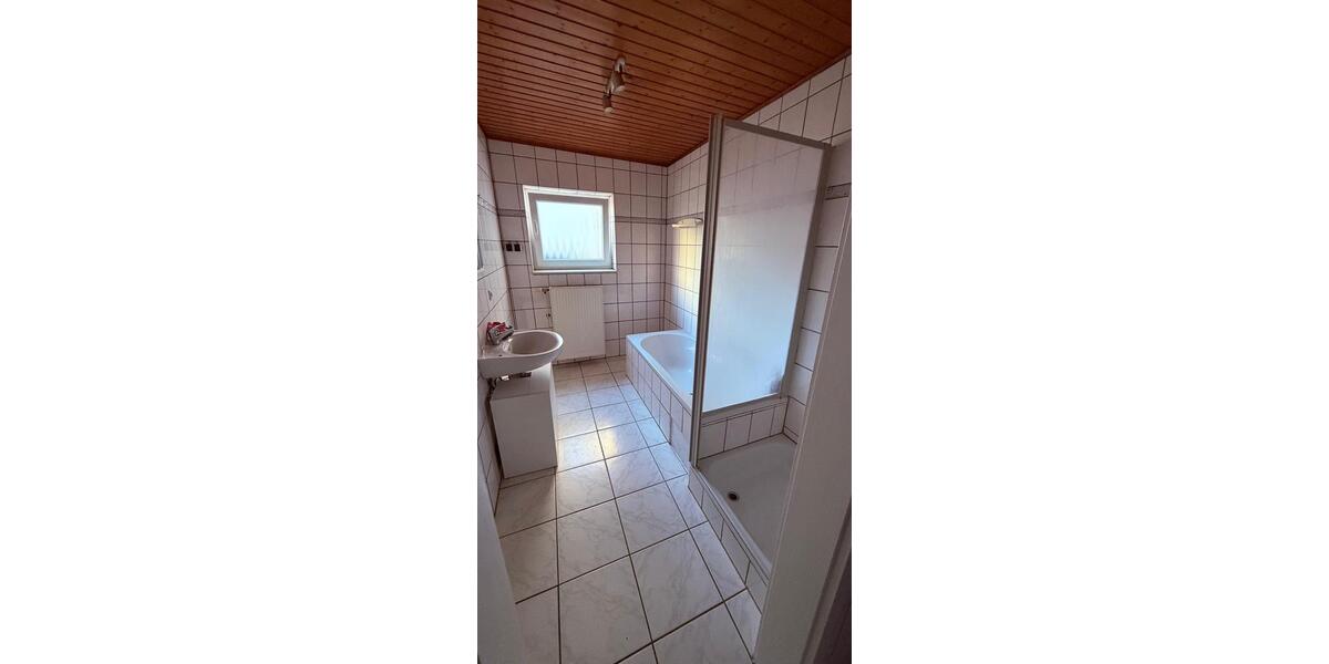 Einfamilienhaus Lingenfeld - 5 Zimmer, 120 m&sup2;, 1.250&euro; | Angebot:26261603