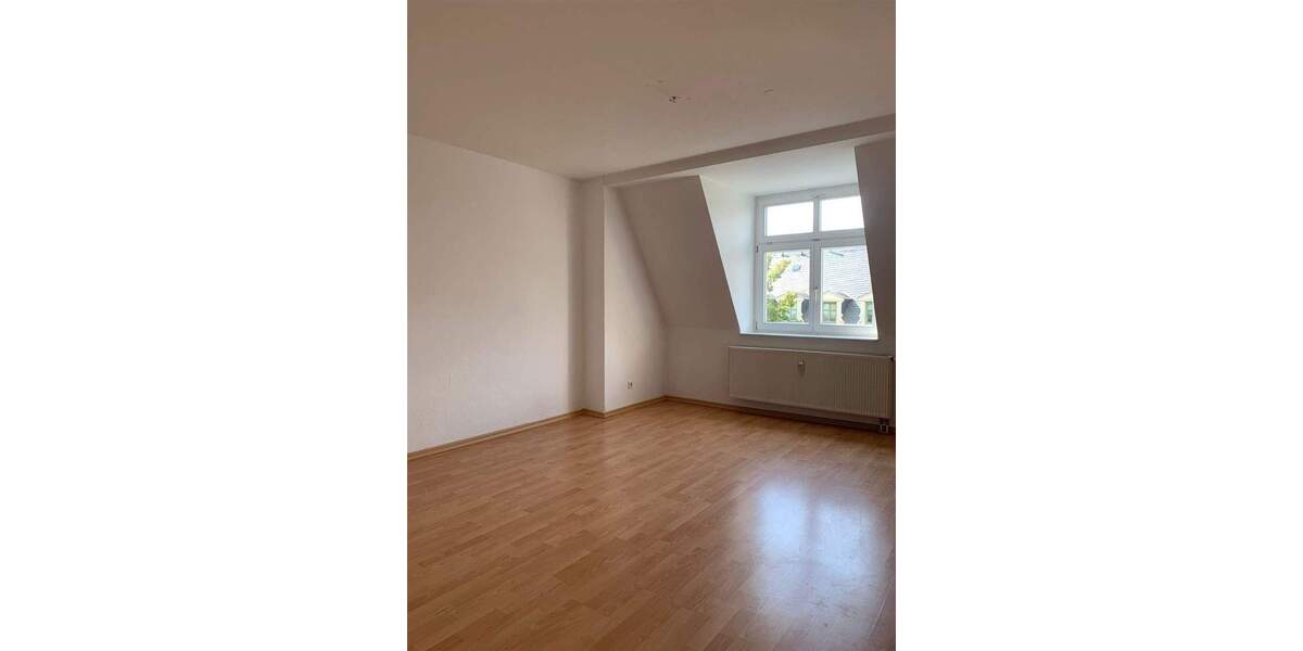 DG 3-Zimmer mit Balkon, Wanne, Abstellraum und Laminat in ruhiger Lage! EBK mgl. 3 zimmer