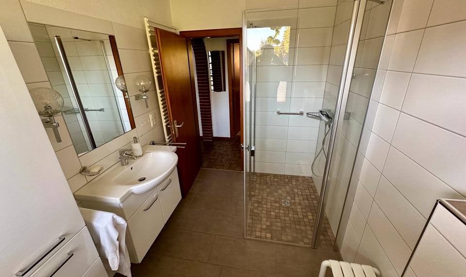 Großz.EFH, Nettokaltmiete 1.375,-€mtl. o. Kaufpreis. 289.000,-€ 5 zimmer