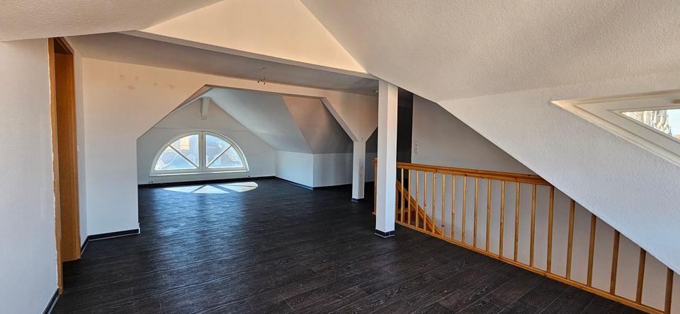 Dachgeschoßwohnung Mühlhausen (Thüringen) - 3 Zimmer, 109 m&sup2;, 810&euro; | Angebot:25975048