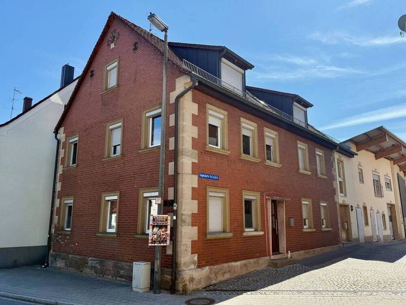 Schöne 2,5 Zi-DG-Wohnung in Veitsbronn zu vermieten