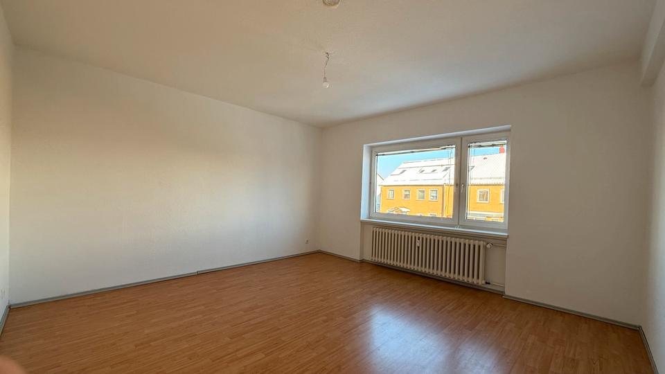 Geräumige Mietwohnung - 3 Zimmer, Balkon, Küche, Bad 3 zimmer