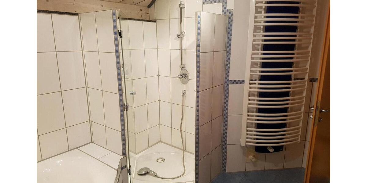 Dachgeschoßwohnung Ellwangen (Jagst) - 4 Zimmer, 112 m&sup2;, 980&euro; | Angebot:25164166