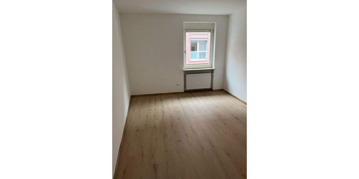 Etagenwohnung Nürnberg Lorenz - 4 Zimmer, 83 m&sup2;, 980&euro; | Angebot:24027397