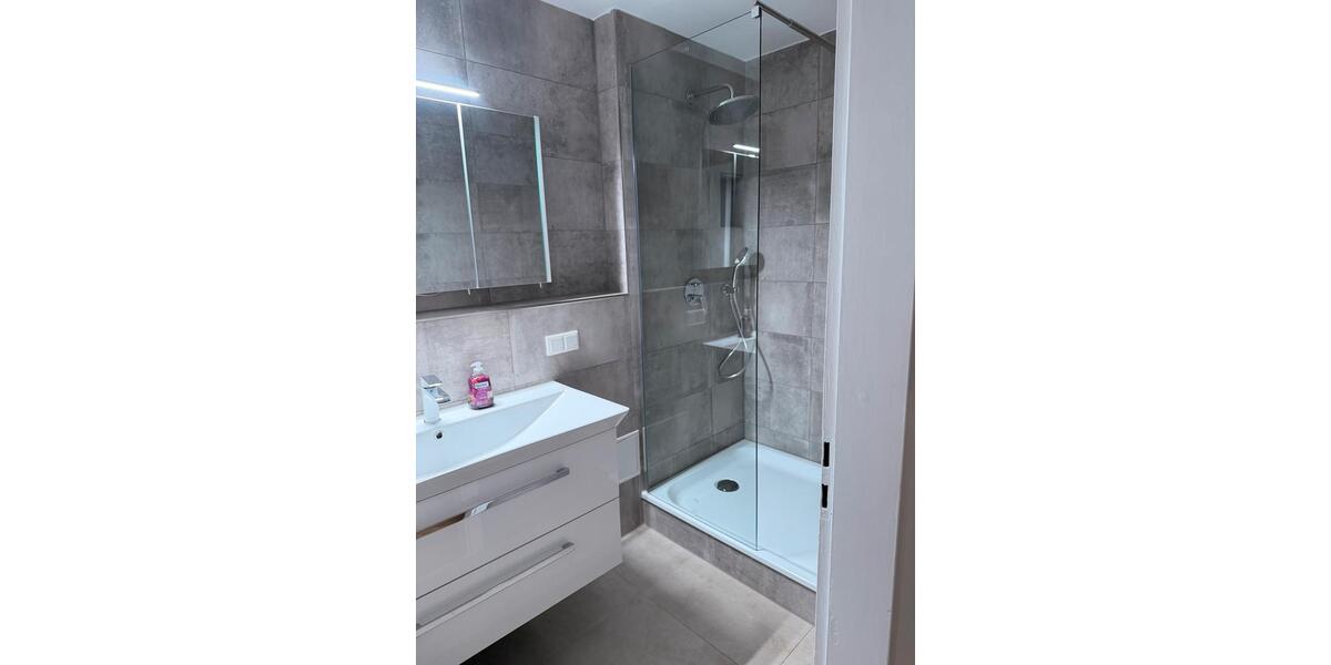 Etagenwohnung Maintal - 3 Zimmer, 100 m&sup2;, 1.850&euro; | Angebot:24535665