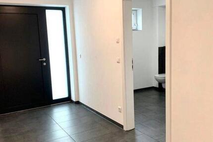 3,5 Zimmer EG Wohnung mit Gewerbe und Garten zimmer