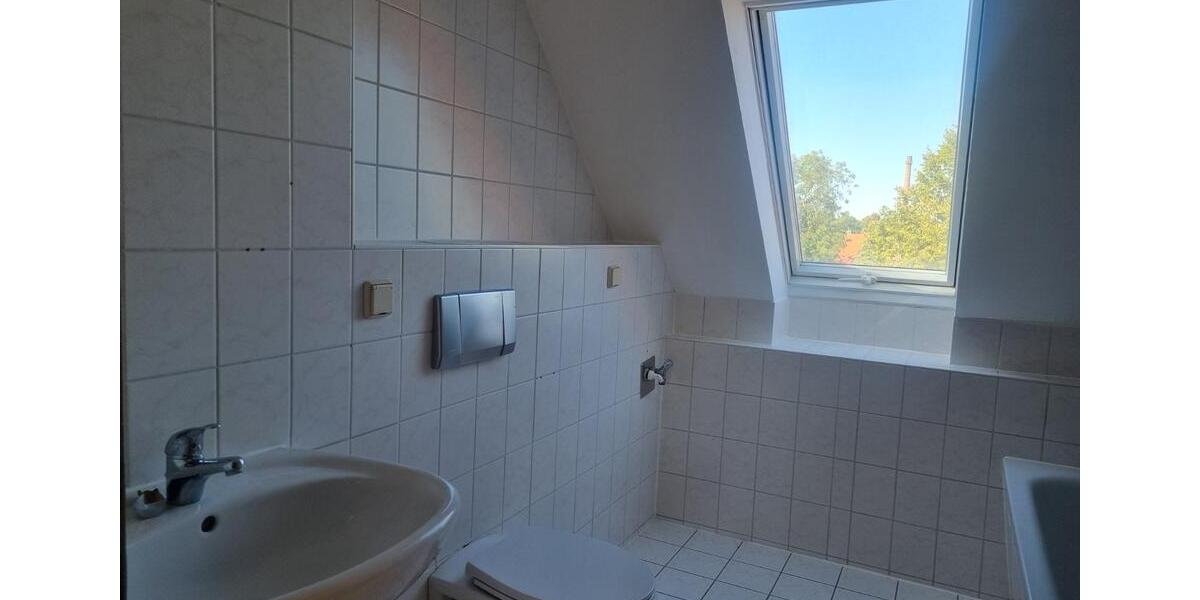 Dachgeschoßwohnung Halberstadt - 2 Zimmer, 55 m&sup2;, 300&euro; | Angebot:23768307