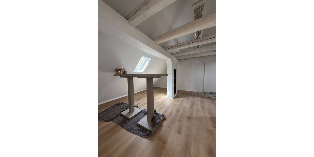 Etagenwohnung Stuttgart Mitte - 6 Zimmer, 176 m&sup2;, 3.800&euro; | Angebot:26476054