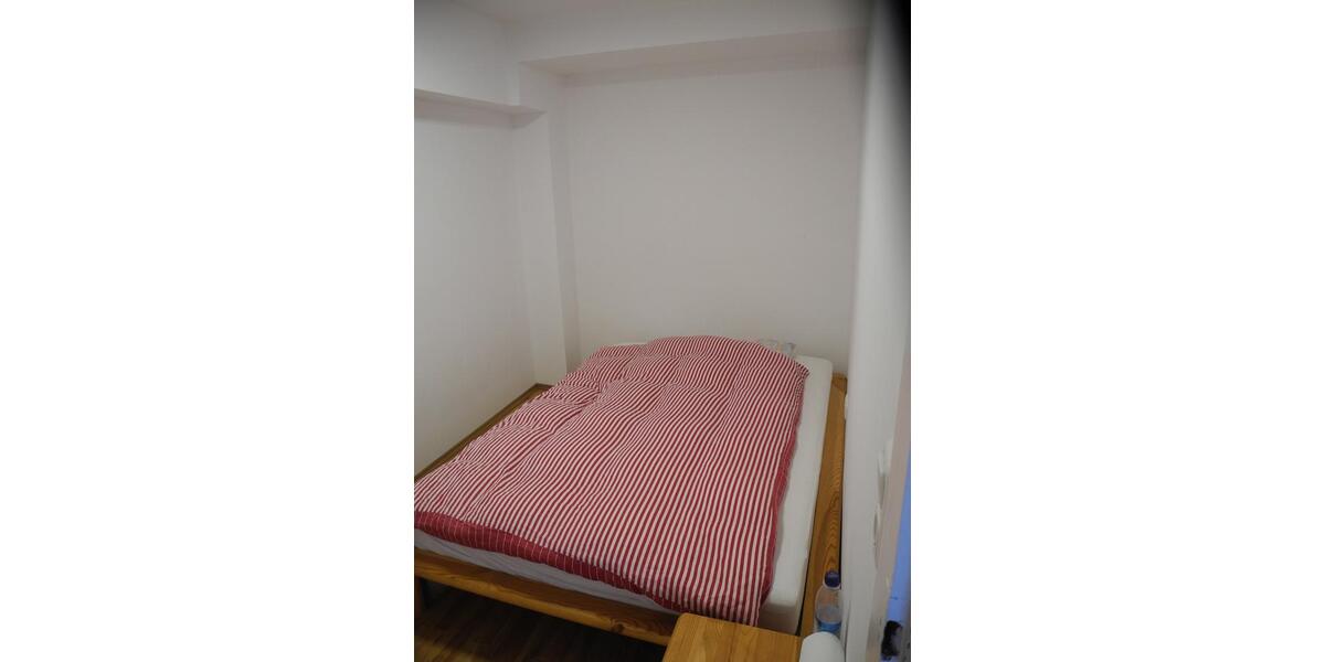 Möbliertes Zimmer in renovierter Frauen - 3er WG 1 zimmer