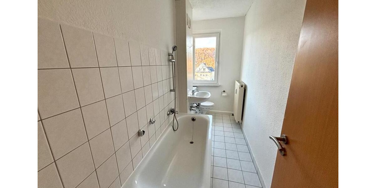 Dachgeschoßwohnung Gera Debschwitz - 2 Zimmer, 46 m&sup2;, 350&euro; | Angebot:26287841
