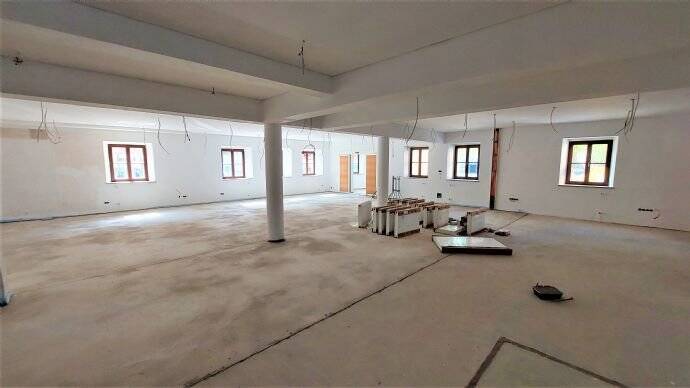 Gewerbeobjekt Weiden in der Oberpfalz Weiden - 5 Zimmer, 320 m&sup2;, 3.800&euro; | Angebot:25673593