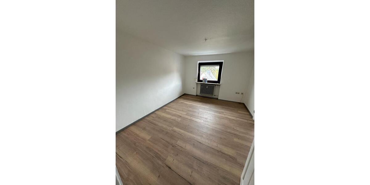 Dachgeschoßwohnung Konradsreuth - 2 Zimmer, 40 m&sup2;, 200&euro; | Angebot:26505244