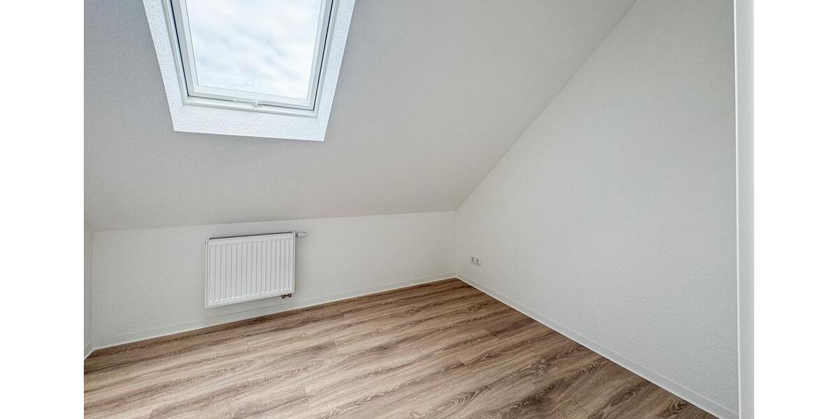 Dachgeschoßwohnung Varel - 4 Zimmer, 110 m&sup2;, 840&euro; | Angebot:24872814