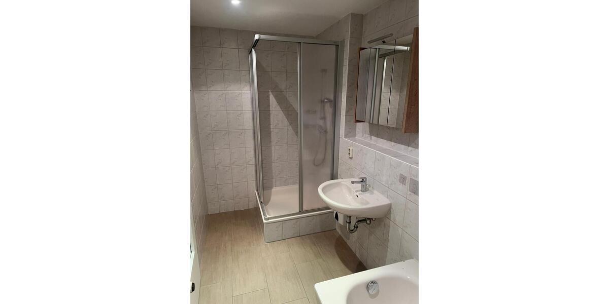 Etagenwohnung Eisenberg - 4 Zimmer, 88 m&sup2;, 790&euro; | Angebot:25884130