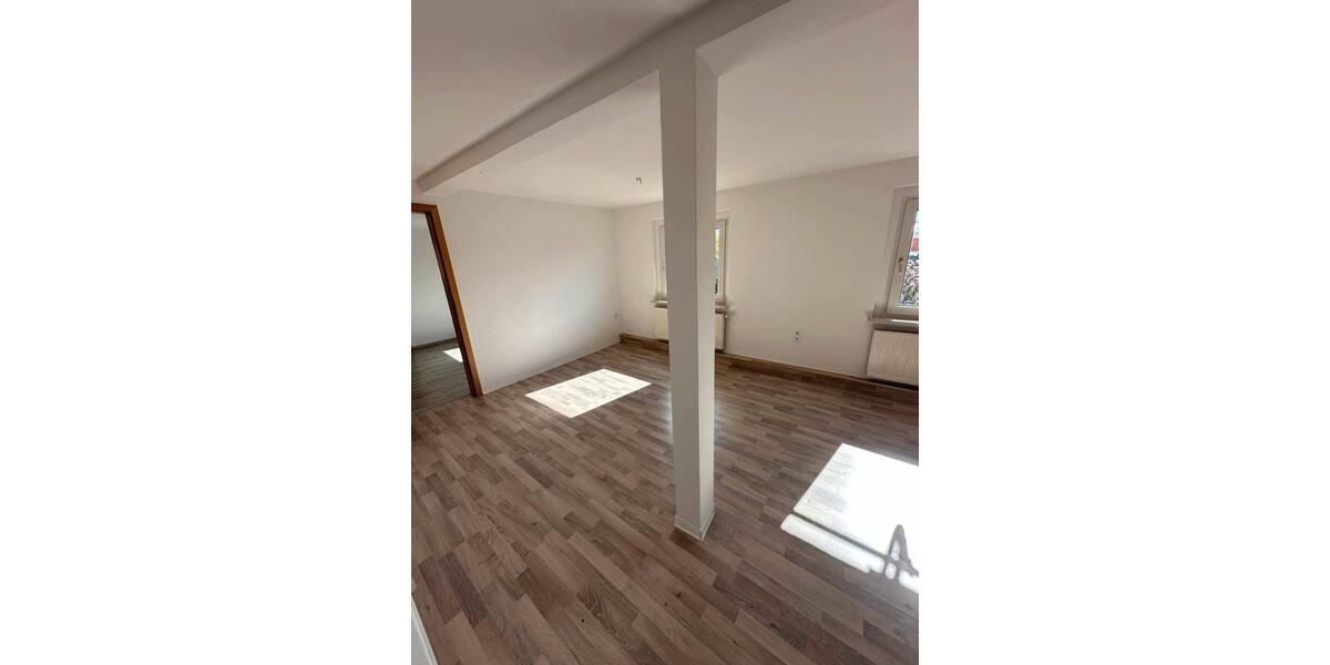 Dachgeschoßwohnung Hecklingen - 4 Zimmer, 62 m&sup2;, 350&euro; | Angebot:24878569
