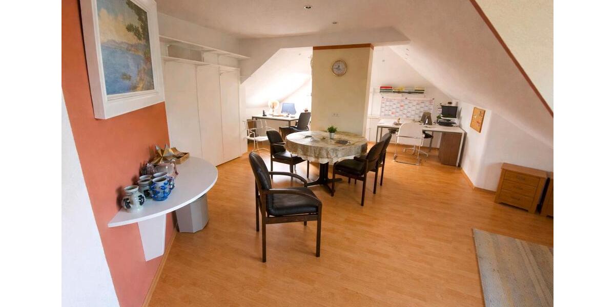 Einfamilienhaus Bexbach - 5 Zimmer, 230 m&sup2;, 1.800&euro; | Angebot:26039639