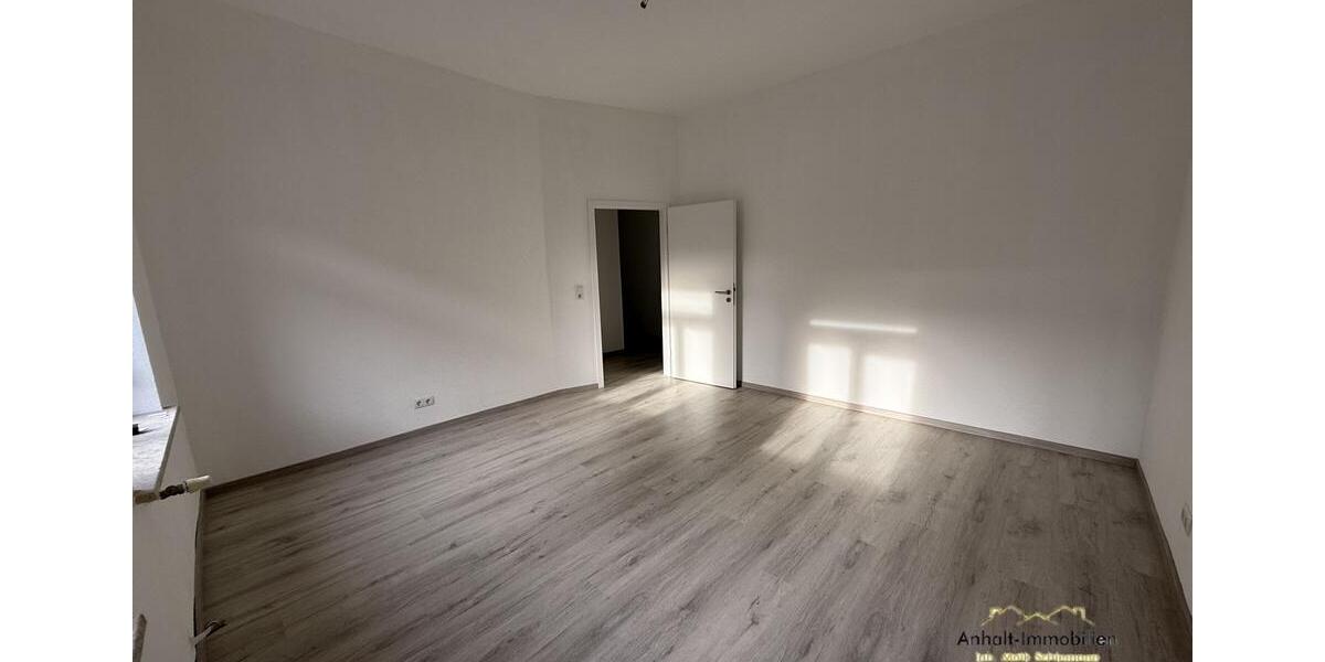 Erdgeschoßwohnung Bitterfeld-Wolfen Bitterfeld - 2 Zimmer, 56 m&sup2;, 392&euro; | Angebot:25589743