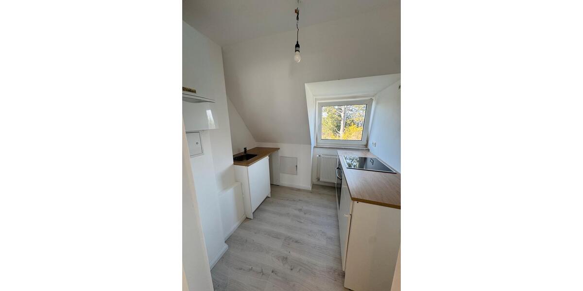 Dachgeschoßwohnung Lübeck Sankt Lorenz Nord - 3 Zimmer, 55 m&sup2;, 900&euro; | Angebot:25791685