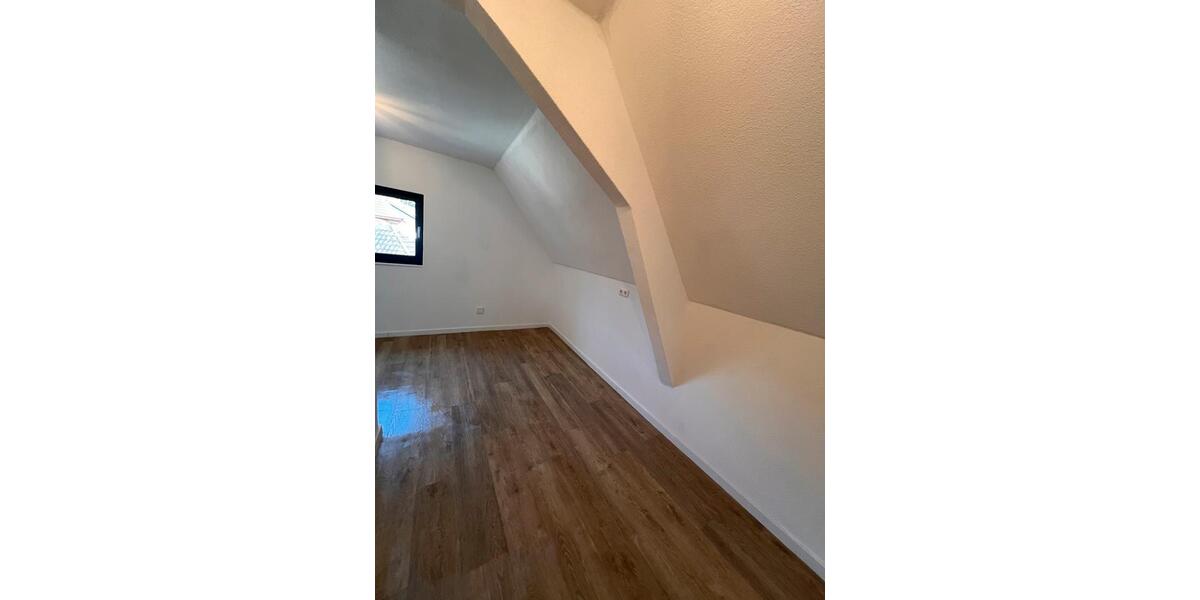 Dachgeschoßwohnung Lahr (Schwarzwald) - 1.5 Zimmer, 53 m&sup2;, 700&euro; | Angebot:26034145