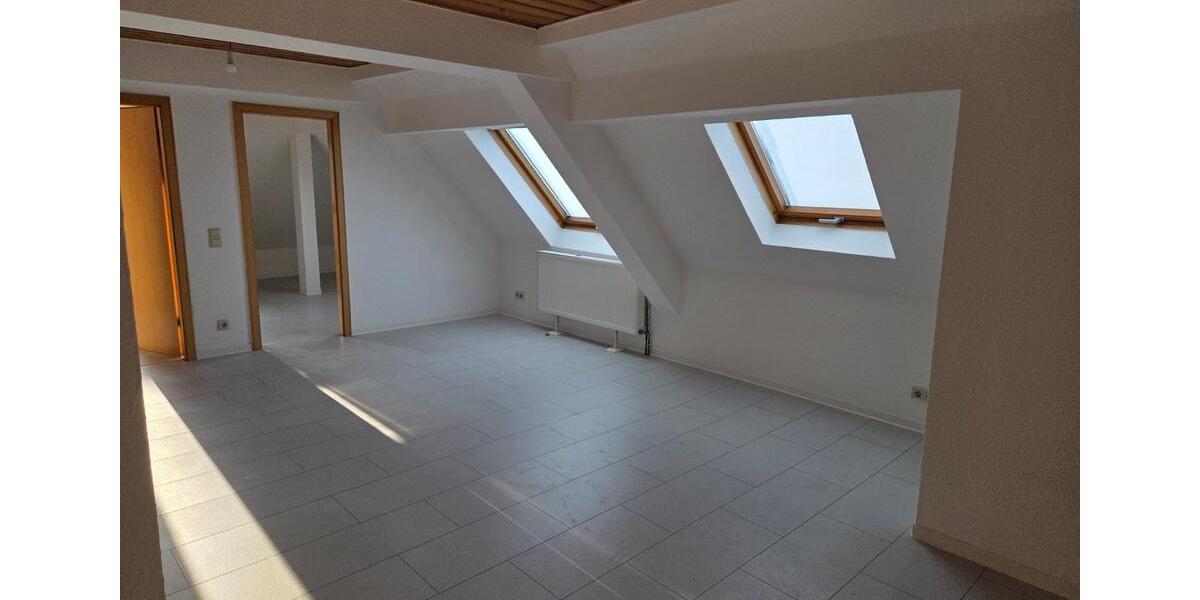 Dachgeschoßwohnung Sankt Ingbert - 3 Zimmer, 47 m&sup2;, 500&euro; | Angebot:25305873