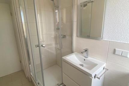 [**ERSTBEZUG**] große 2-R-Wohn. in ruhiger Lage mit Stellplatz 2 zimmer