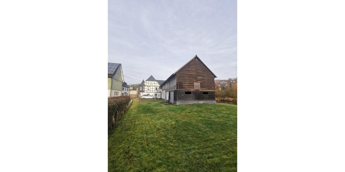 Einfamilienhaus Bad Berleburg - 7 Zimmer, 140 m&sup2;, 850&euro; | Angebot:24862307