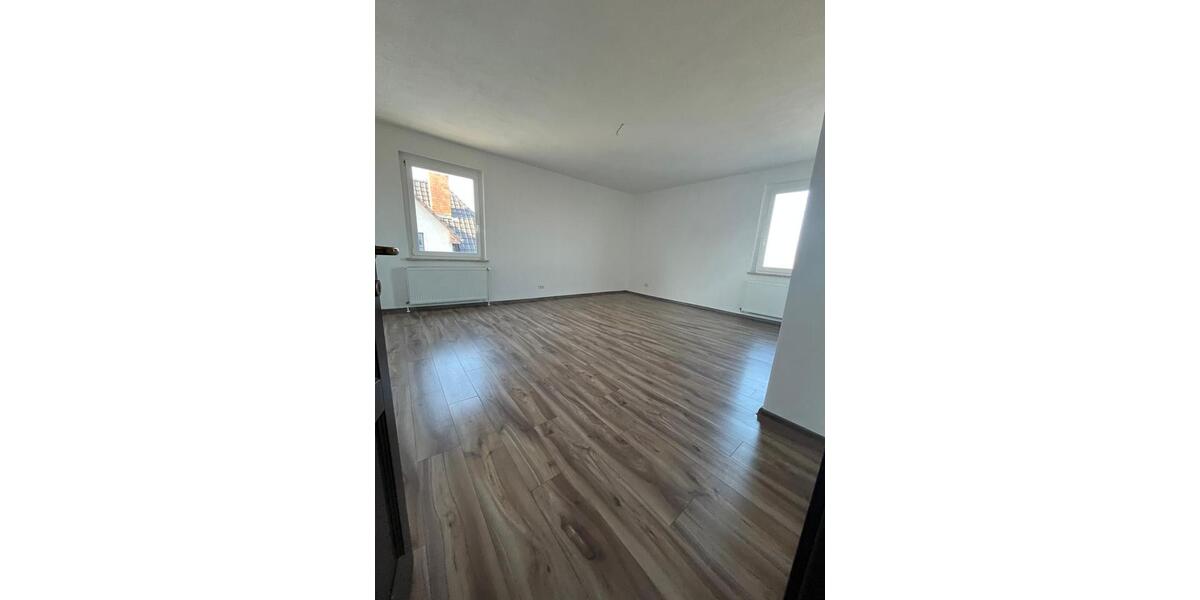 Etagenwohnung Leuna - 2 Zimmer, 72 m&sup2;, 500&euro; | Angebot:26477929