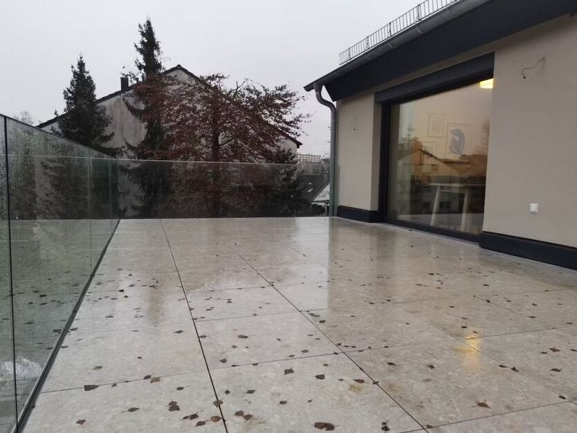 Möbliertes 2-Zimmer-Wohnung mit Terrasse im beliebten Märchenviertel