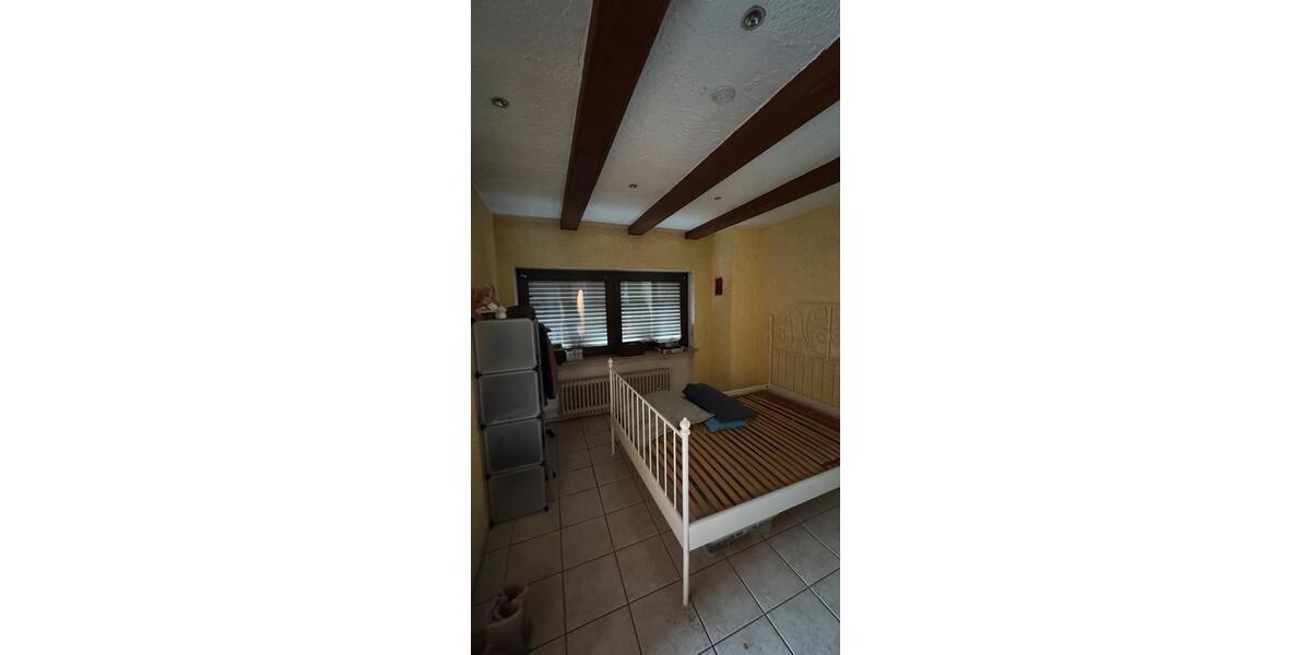 Dachgeschoßwohnung Eppelborn - 6 Zimmer, 120 m&sup2;, 1.350&euro; | Angebot:25752717