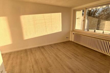 Zimmer in neu gegründeter, Renovierten 4-Zimmerwohnung frei 4 zimmer