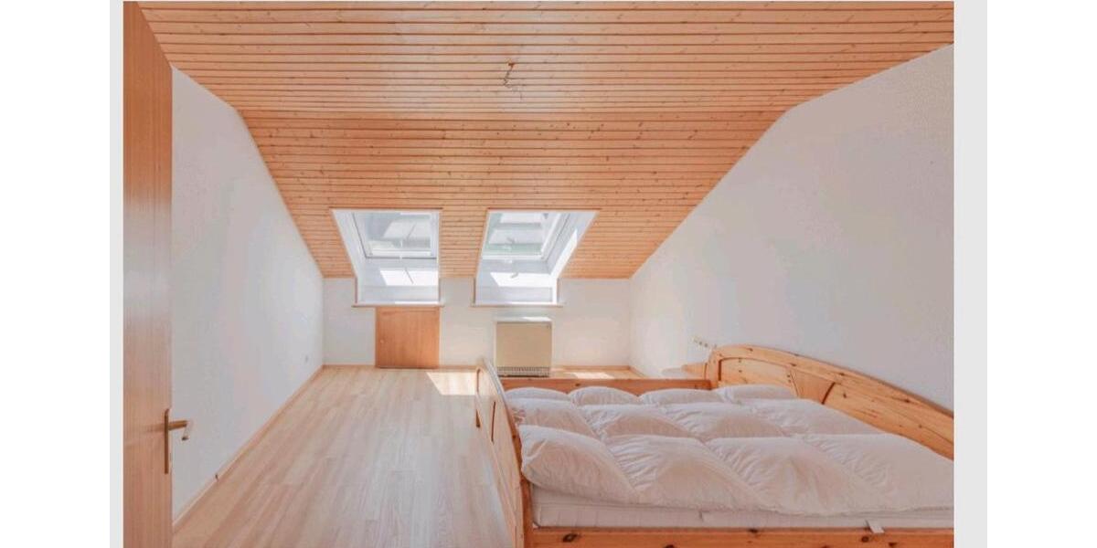 Dachgeschoßwohnung Sankt Georgen im Schwarzwald - 3 Zimmer, 67 m&sup2;, 650&euro; | Angebot:25931259