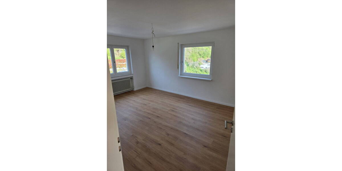 Etagenwohnung Gernsbach - 3 Zimmer, 80 m&sup2;, 950&euro; | Angebot:26807066