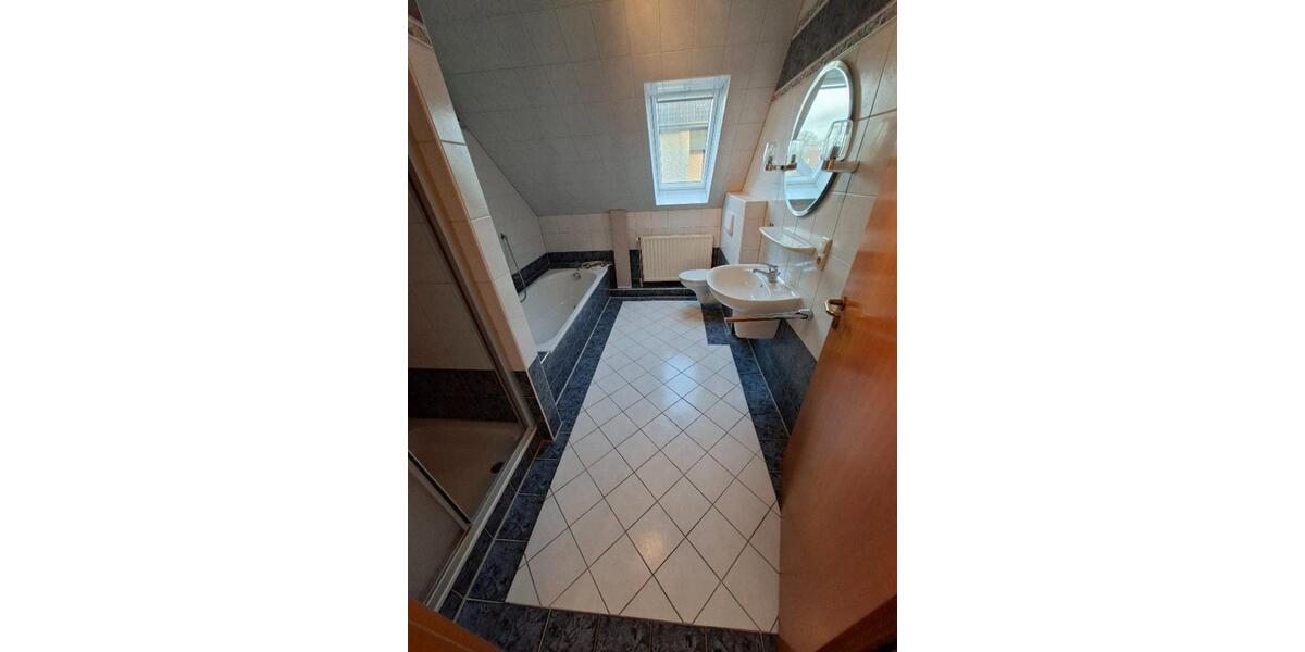 Dachgeschoßwohnung Brake (Unterweser) - 3 Zimmer, 87 m&sup2;, 722&euro; | Angebot:24599105