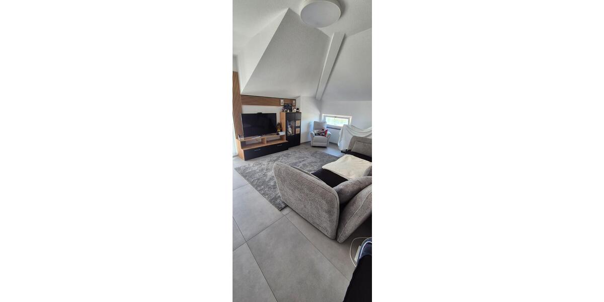 Dachgeschoßwohnung Erlenbach am Main - 5 Zimmer, 139 m&sup2;, 1.900&euro; | Angebot:26424663