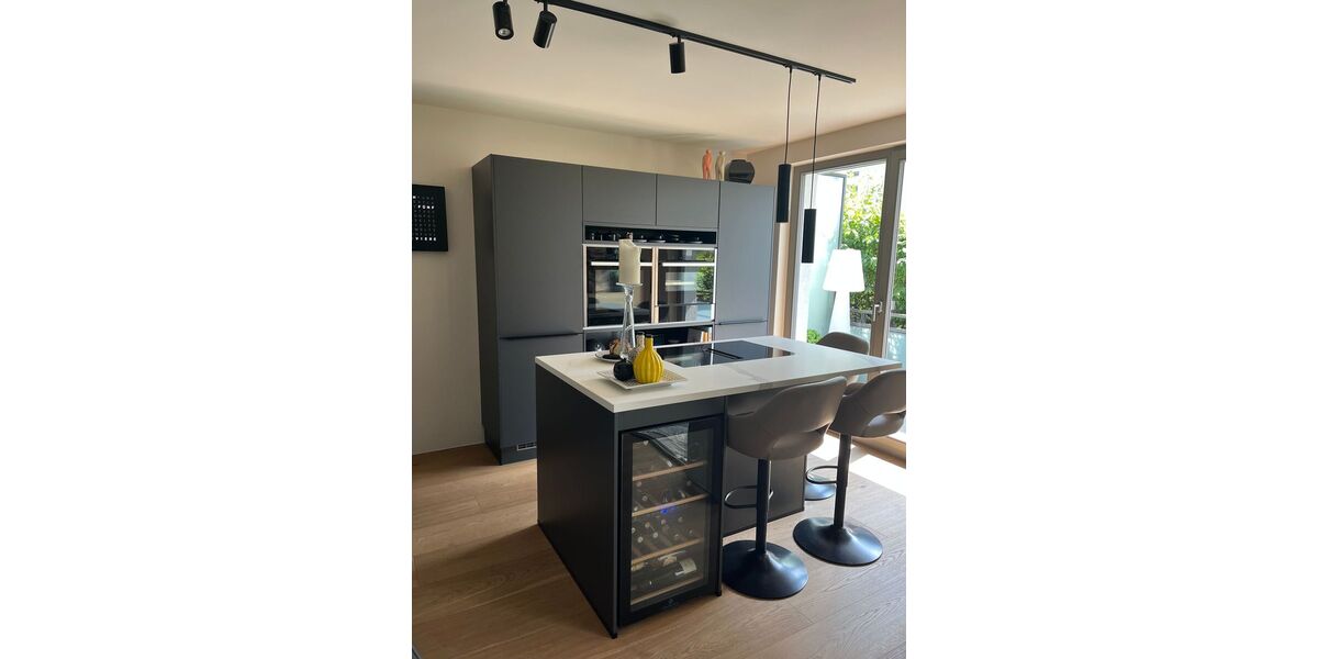 Exklusiv möbilierte 2-Zimmer-Erdgeschosswohnung mit Garten und Balkon - Appartement Stuttgart Berg | Angebot:27121143