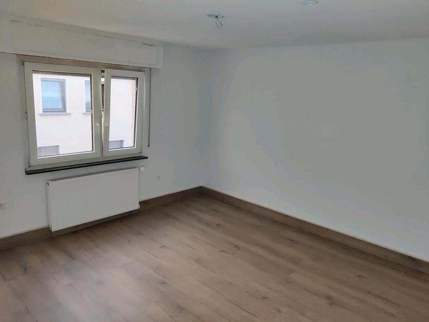 Ab Sofort Bezugsfreimit Einbauküche NEU sanierte 3 Zimmer