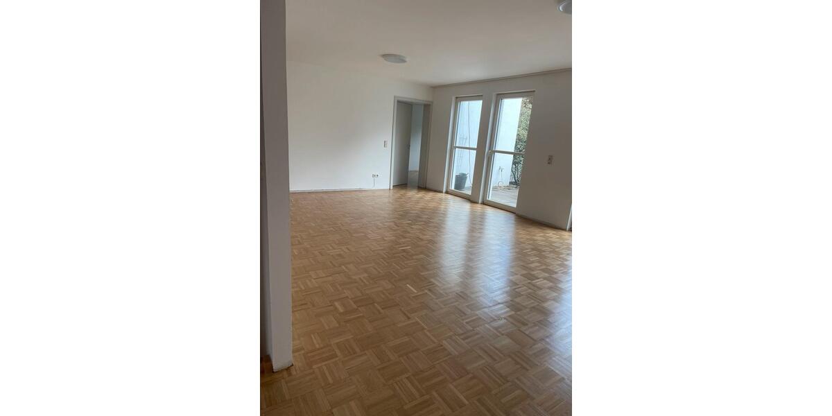 Doppelhaushälfte Kaiserslautern Betzenberg - 6 Zimmer, 179 m&sup2;, 2.250&euro; | Angebot:25023011