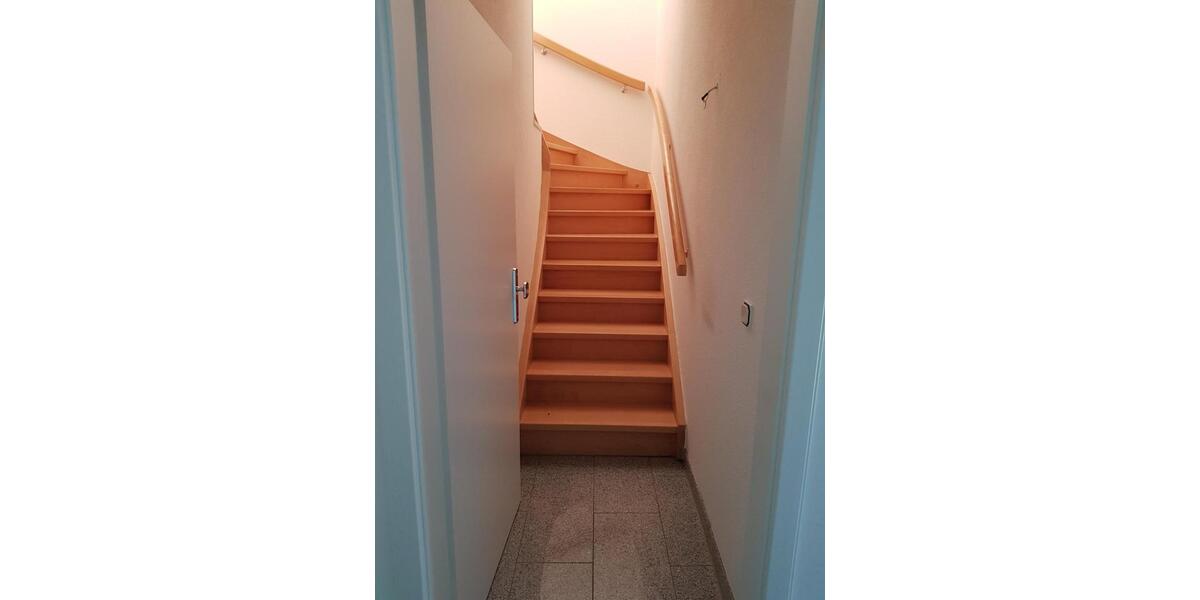 Dachgeschoßwohnung Hohenstein-Ernstthal Ernstthal - 3 Zimmer, 85 m&sup2;, 595&euro; | Angebot:25255010