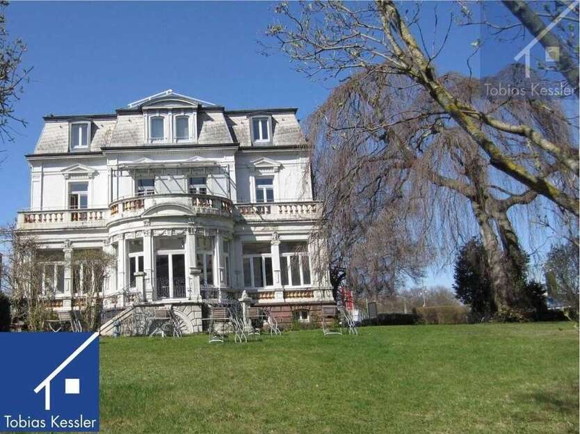 Büro in Freiburg 7.629 € 436 m²