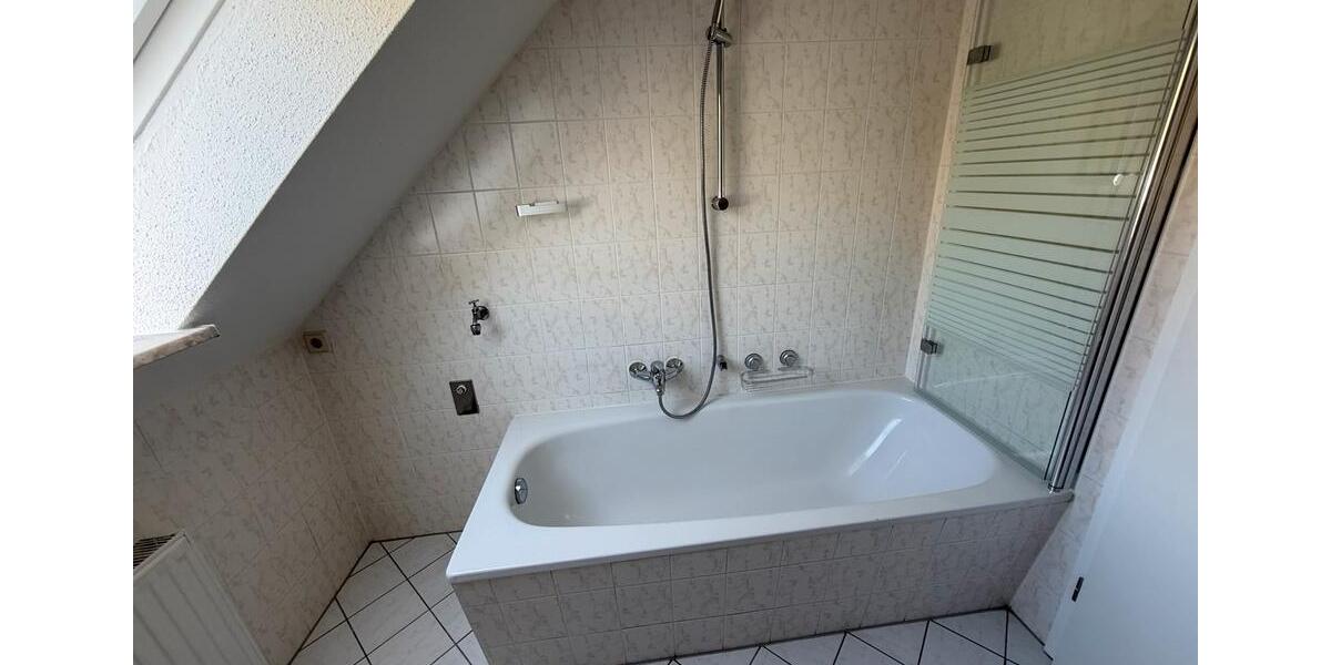 Dachgeschoßwohnung Grimma - 2 Zimmer, 42 m&sup2;, 294&euro; | Angebot:26483321
