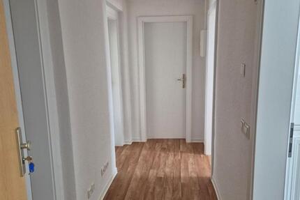 Wohnung Bitterfeld-Wolfen Bitterfeld - 3 Zimmer, 59 m&sup2;, 400&euro; | Angebot:25255979
