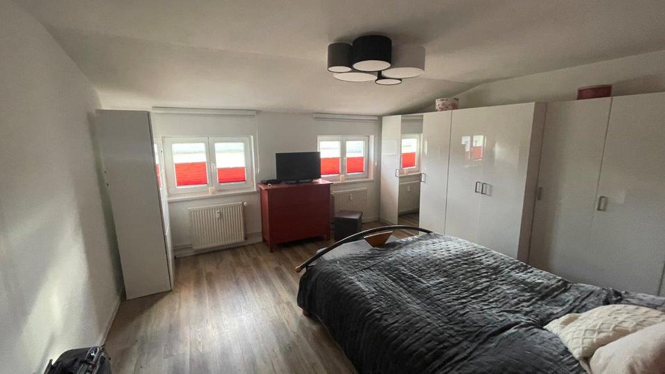 Dachgeschoßwohnung Schwerin - 3 Zimmer, 90 m&sup2;, 830&euro; | Angebot:25538356