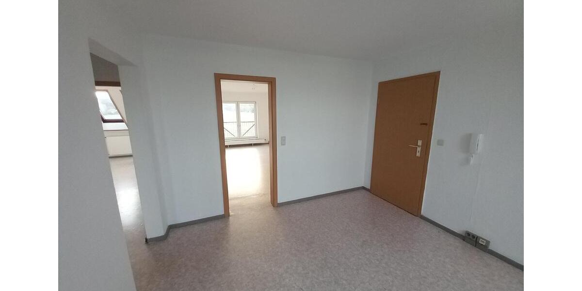 Dachgeschoßwohnung Ballenstedt - 3 Zimmer, 79 m&sup2;, 475&euro; | Angebot:22353714