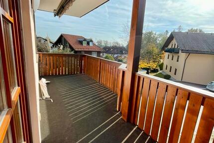 Sonnige 2-Zimmer Wohnung mit Balkon, EBK + Gartenanteil