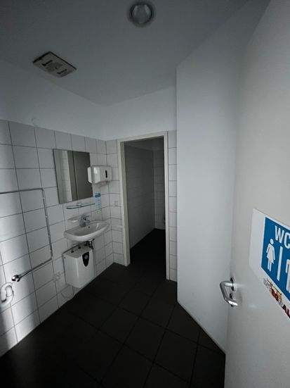 Gewerbeobjekt Nürnberg Gibitzenhof - 3 Zimmer, 152 m&sup2;, 1.520&euro; | Angebot:25037935