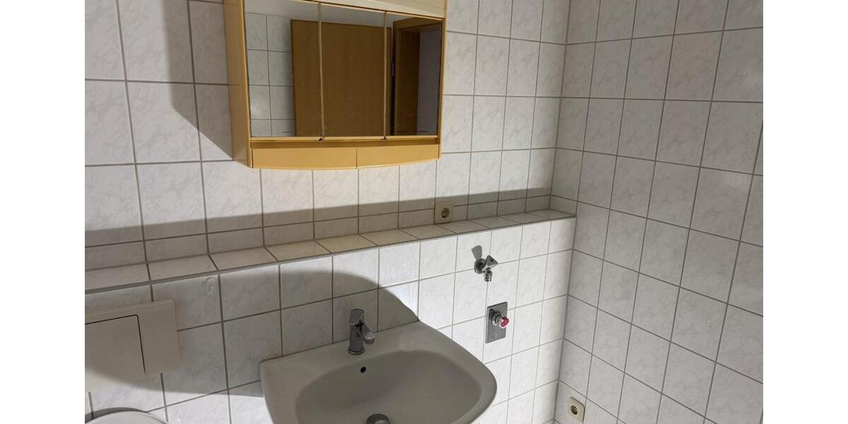 Erdgeschoßwohnung Schmölln - 1 Zimmer, 33 m&sup2;, 180&euro; | Angebot:26160437
