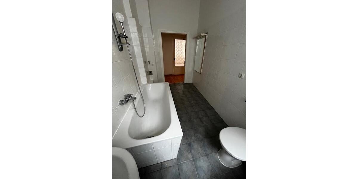 Etagenwohnung Weißenfels - 3 Zimmer, 81 m&sup2;, 486&euro; | Angebot:26051008