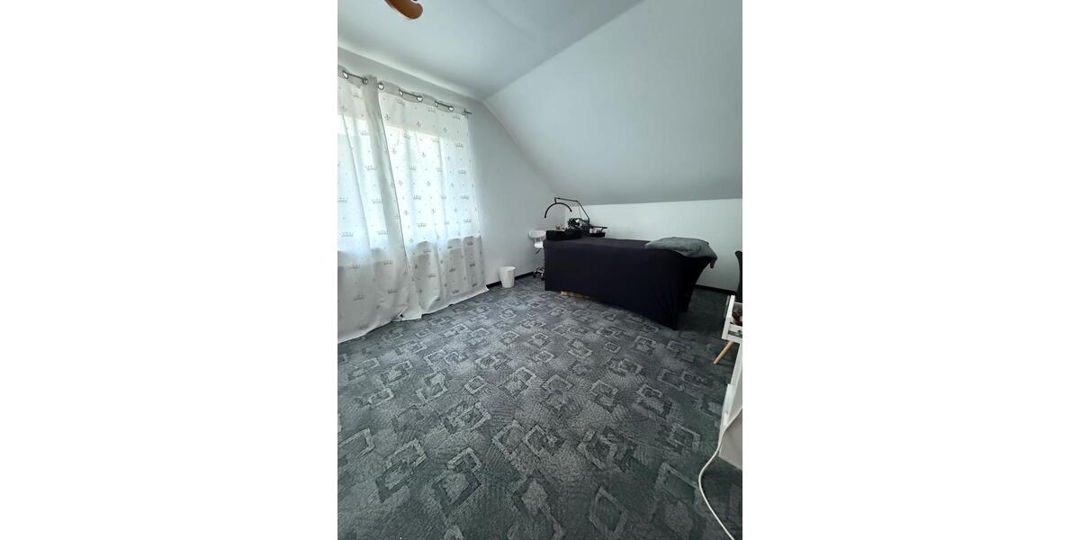 Dachgeschoßwohnung Wedemark - 3 Zimmer, 93 m&sup2;, 1.100&euro; | Angebot:26693492